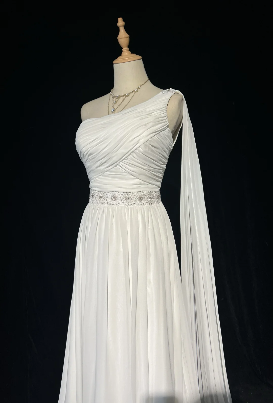 Vintage Bridal Gown 1960s A line One Shoulder Sleeveless Chiffon Pleated Beads Long White Wedding Dresses Elegant Bridal Gowns DH1013