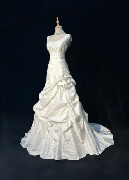 Vintage Bridal Gown 1960s Ball Gown Square Neck Sleeveless Taffeta Pleated Long White Wedding Dresses Elegant Bridal Gowns DH1015