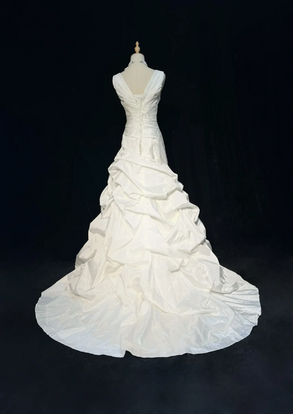 Vintage Bridal Gown 1960s Ball Gown Square Neck Sleeveless Taffeta Pleated Long White Wedding Dresses Elegant Bridal Gowns DH1015