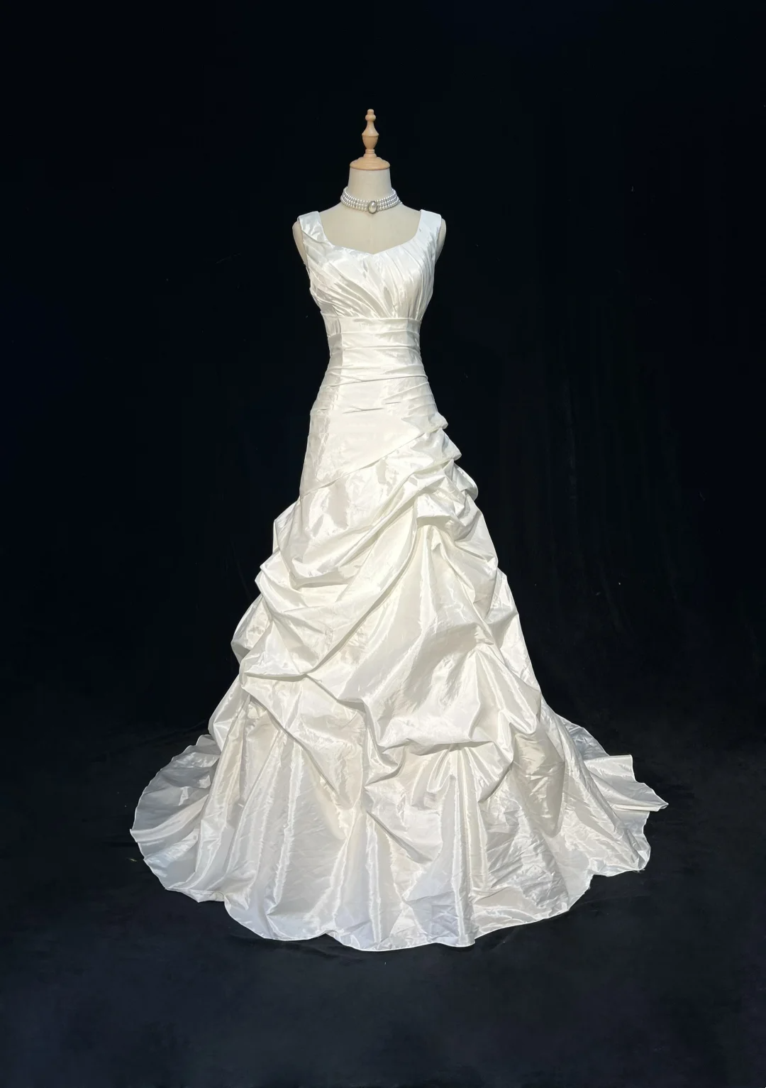 Vintage Bridal Gown 1960s Ball Gown Square Neck Sleeveless Taffeta Pleated Long White Wedding Dresses Elegant Bridal Gowns DH1015