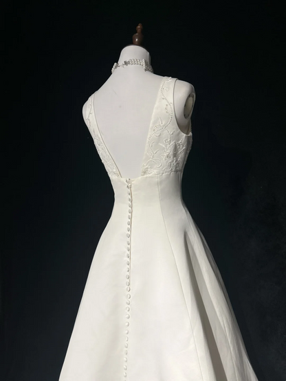 Vintage Bridal Gown 1960s Ball Gown Sweetheart Neck Sleeveless Satin Beads Long White Wedding Dresses Elegant Bridal Gowns DH1016