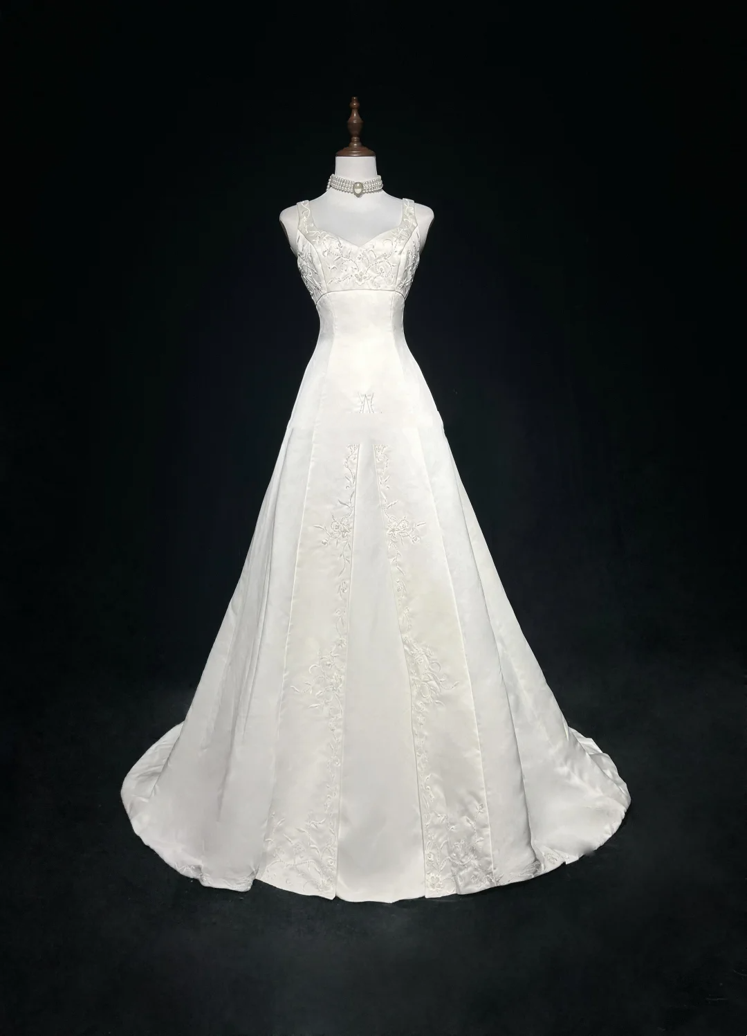 Vintage Bridal Gown 1960s Ball Gown Sweetheart Neck Sleeveless Satin Beads Long White Wedding Dresses Elegant Bridal Gowns DH1016