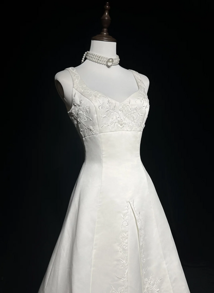 Vintage Bridal Gown 1960s Ball Gown Sweetheart Neck Sleeveless Satin Beads Long White Wedding Dresses Elegant Bridal Gowns DH1016