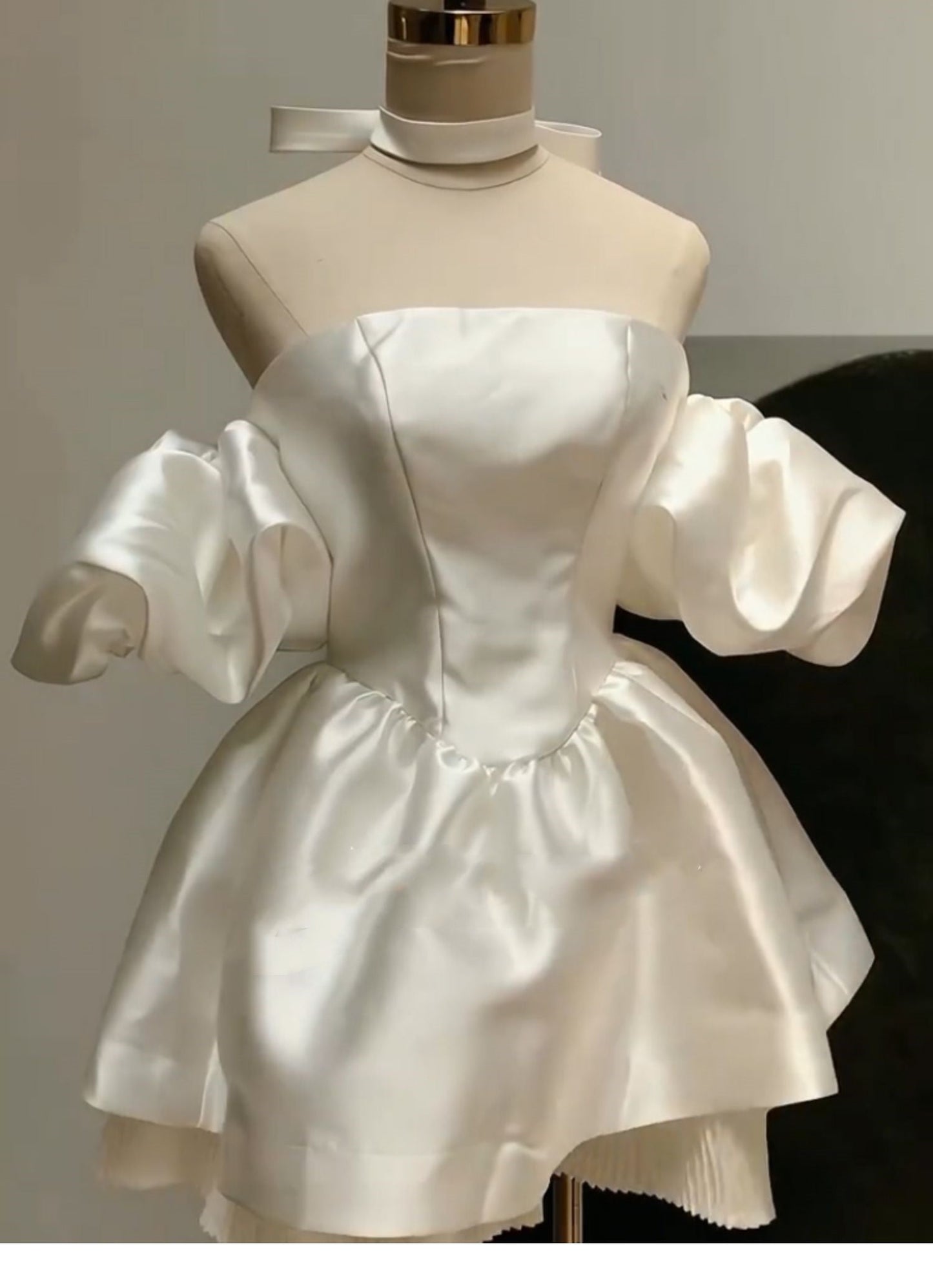 Pretty Ball Gown Off The Shoulder White Satin Mini Short Formal 8th Grade Homecoming Dresses Summer Middle School Hoco Dress Birthday Outfits DH1060