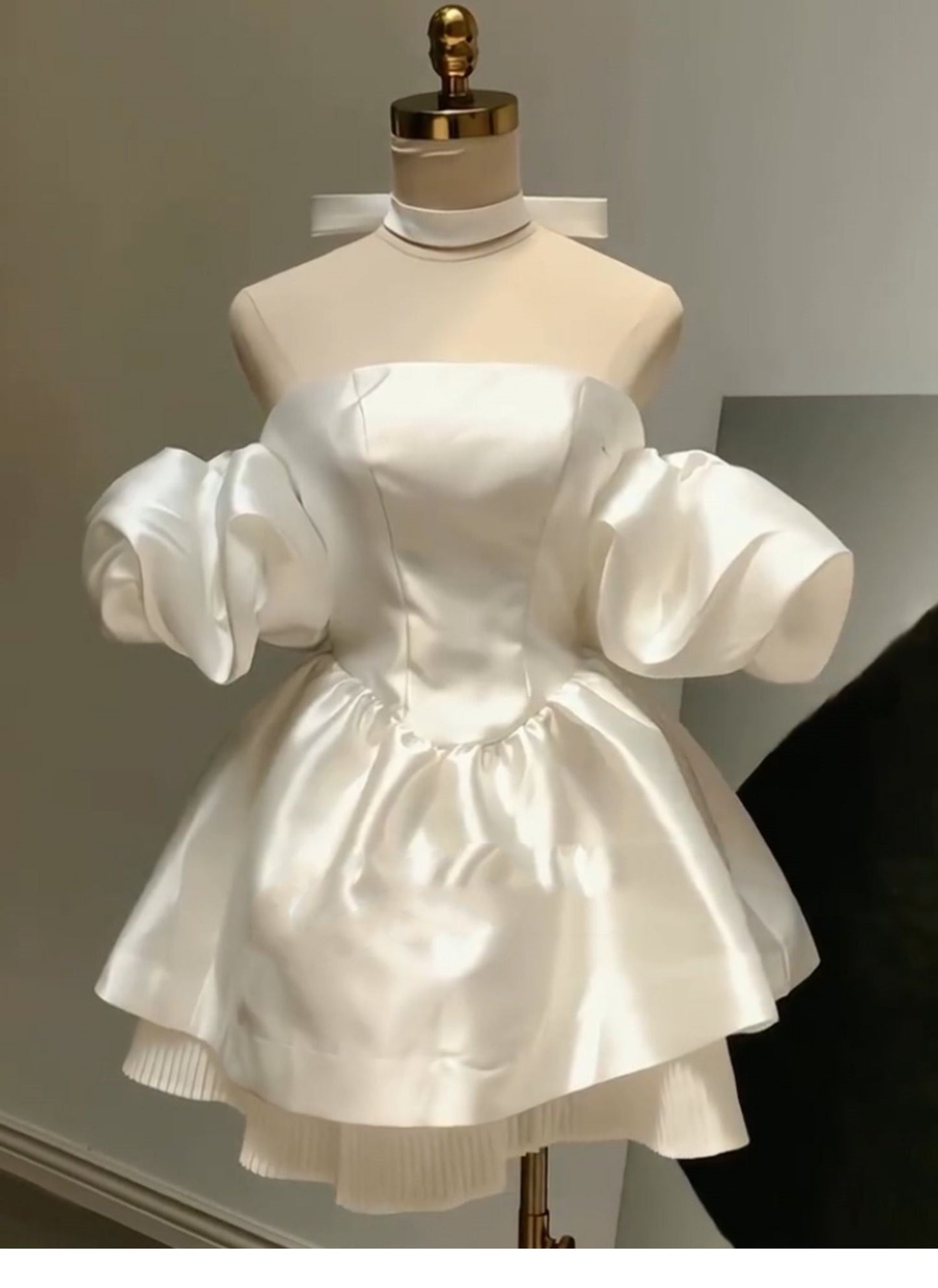 Pretty Ball Gown Off The Shoulder White Satin Mini Short Formal 8th Grade Homecoming Dresses Summer Middle School Hoco Dress Birthday Outfits DH1060