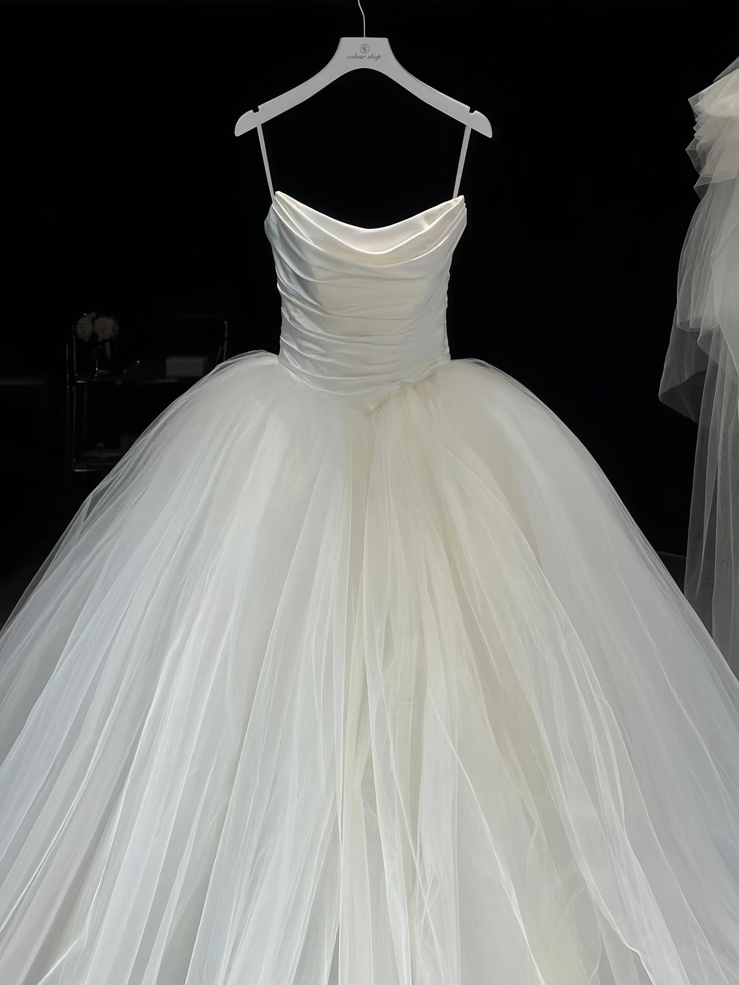 Pretty Wedding Dress Ball Gown Strapless Tulle Long Satin White Wedding Dresses Bridal Gowns Brides Gown DH106