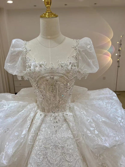 Romantic Bridal Gown Ball Gown Scoop Neck White Lace Long Wedding Dresses Minimalist Bridal Gowns DH108