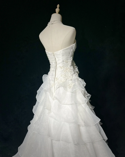 Unique Bridal Gown Ball Gown Strapless Lace Sleeveless White 50s Wedding Dresses Modest Bridal Gowns DH1105