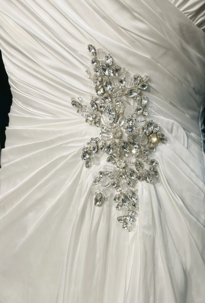 Vintage Bridal Gown A line Sweetheart Sleeveless Silver Beads Long Slit White 70s Wedding Dresses Elegant Bridal Gowns DH1110