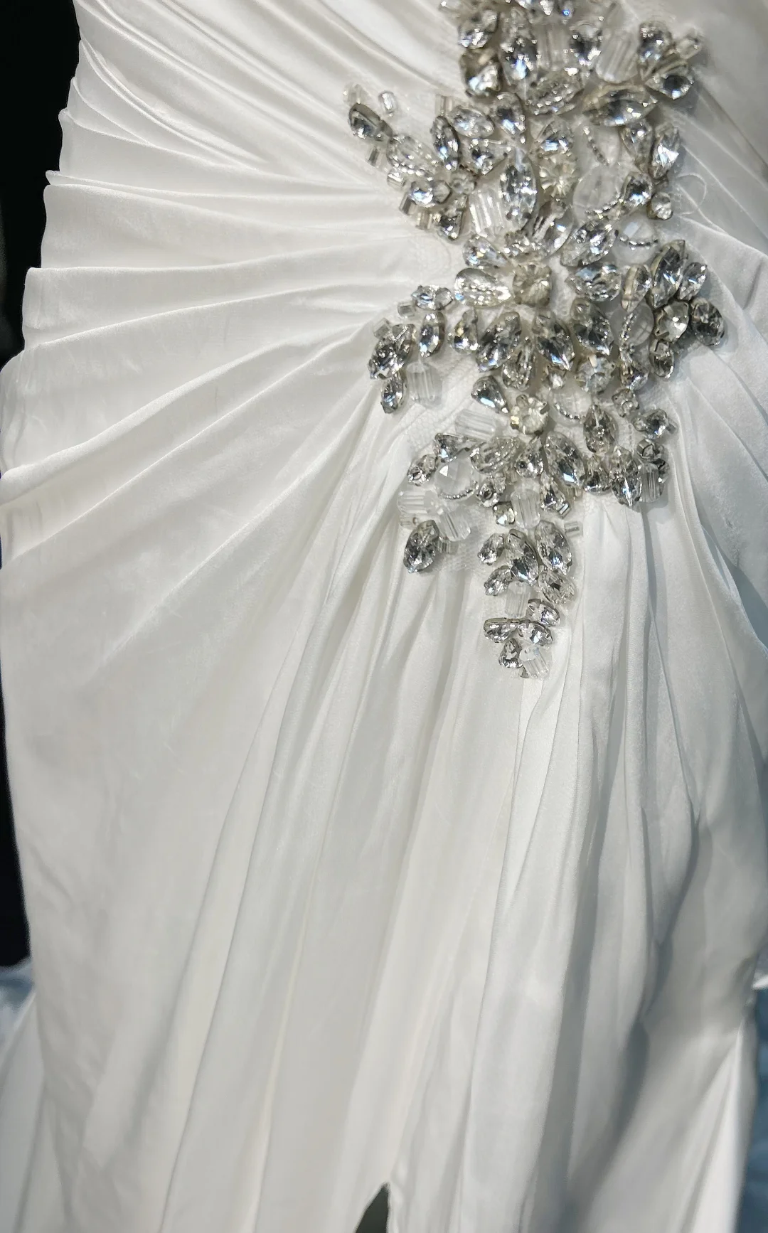 Vintage Bridal Gown A line Sweetheart Sleeveless Silver Beads Long Slit White 70s Wedding Dresses Elegant Bridal Gowns DH1110