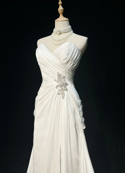 Vintage Bridal Gown A line Sweetheart Sleeveless Silver Beads Long Slit White 70s Wedding Dresses Elegant Bridal Gowns DH1110