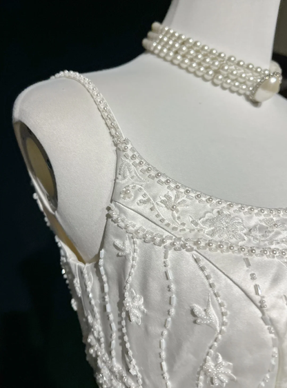 Vintage Bridal Gown A line Spaghetti Straps Sleeveless Pearls Long White 70s Wedding Dresses Elegant Bridal Gowns DH1111