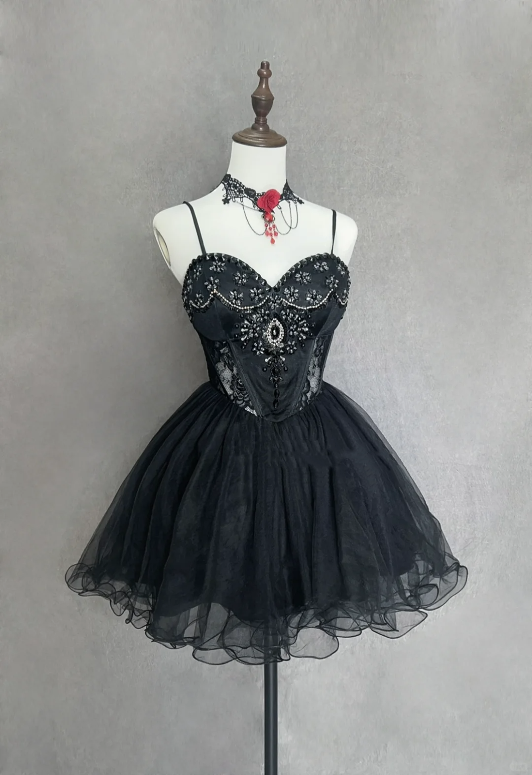 Vintage Ball Gown Spaghetti Straps Black Tulle Mini Short Formal 8th Grade Homecoming Dresses Summer Middle School Hoco Dress Homecoming Outfits Birthday Outfit DH1112