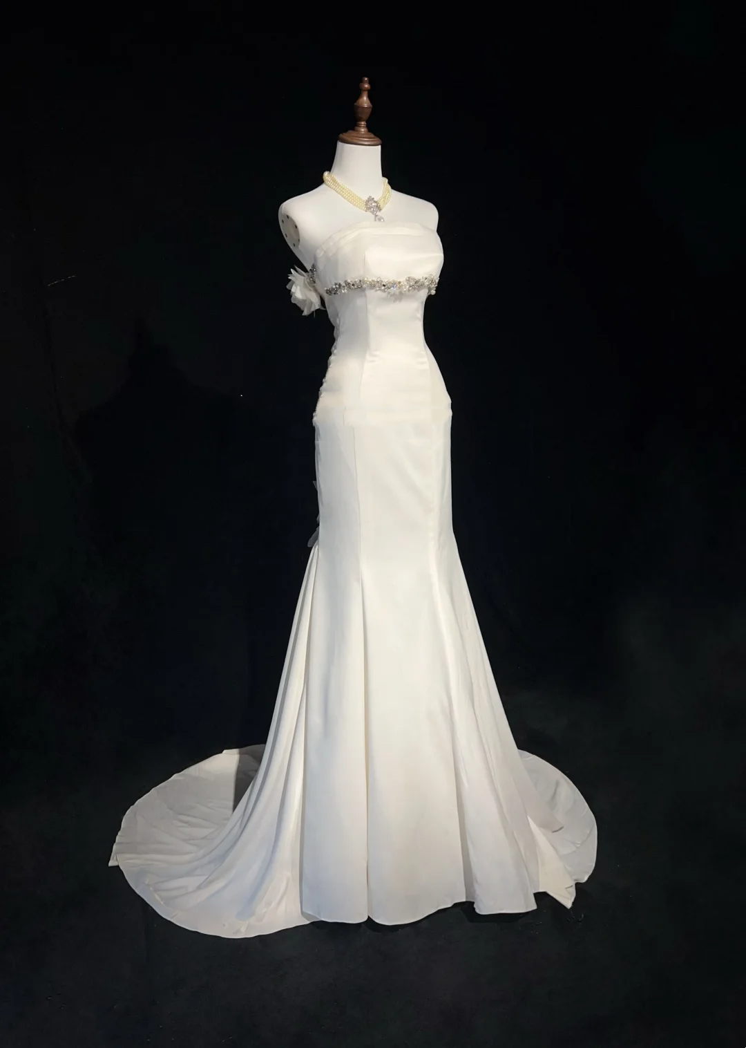 Unique Bridal Gown Mermaid Strapless Chiffon Sleeveless White 50s Wedding Dresses Modest Bridal Gowns DH1114