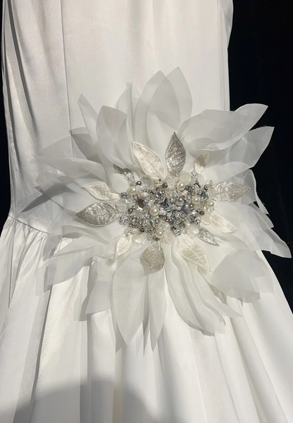 Unique Bridal Gown Mermaid Strapless Chiffon Sleeveless White 50s Wedding Dresses Modest Bridal Gowns DH1114