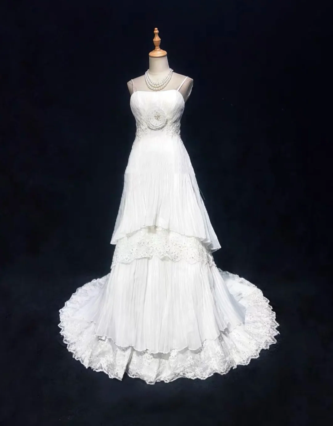 Unique Bridal Gown A Line Spaghetti Straps Lace Tulle Sleeveless White 50s Wedding Dresses Modest Bridal Gowns DH1116