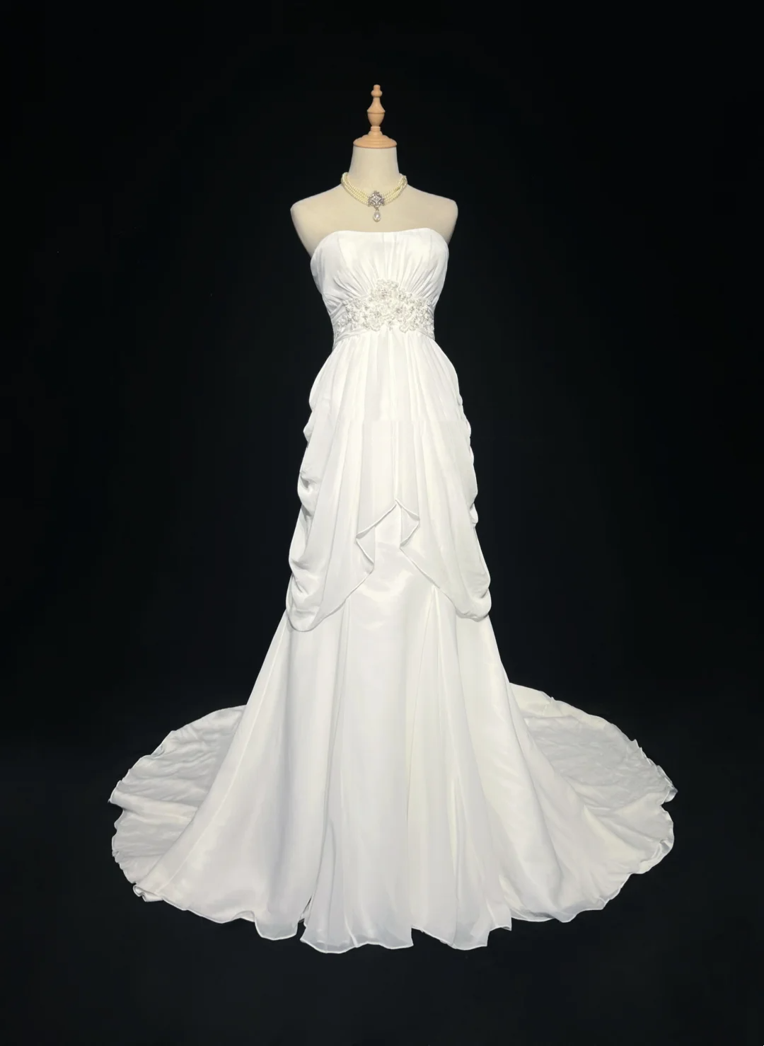 Retro Bridal Gown 1960s A line Strapless Sleeveless Chiffon Pleated Beads Long White Wedding Dresses Elegant Bridal Gowns DH1119