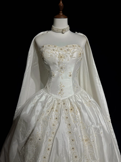 Unique Bridal Gown Ball Gown Sweetheart Appliques Lace Sleeveless White 50s Wedding Dresses Vintage Bridal Gowns DH1121