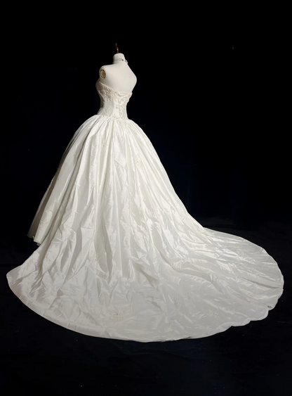 Unique Bridal Gown Ball Gown Sweetheart Appliques Lace Sleeveless White 50s Wedding Dresses Vintage Bridal Gowns DH1121