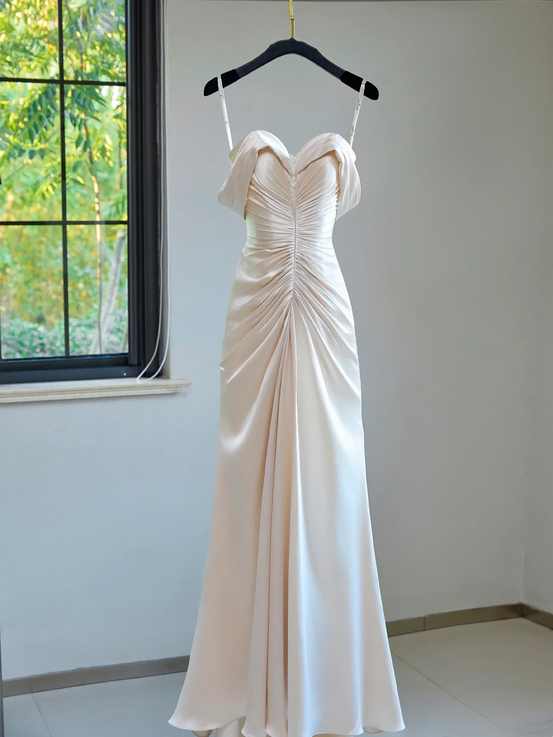 Modest Bridal Gown Sheath Off The Shoulder Light Pink Satin Pleated Long Wedding Dresses Elegant Bridal Gowns DH1122