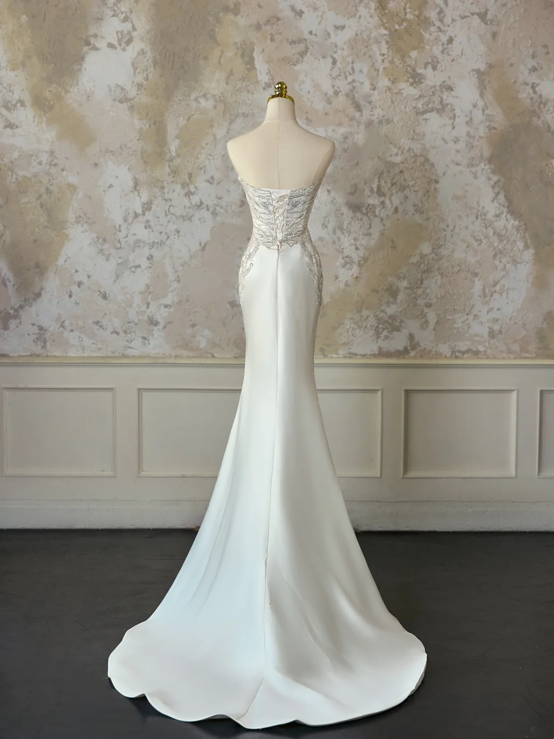 Modest Bridal Gown Mermaid Sweetheart Sleeveless Silver Beads Long White Wedding Dresses Elegant Bridal Gowns DH1128