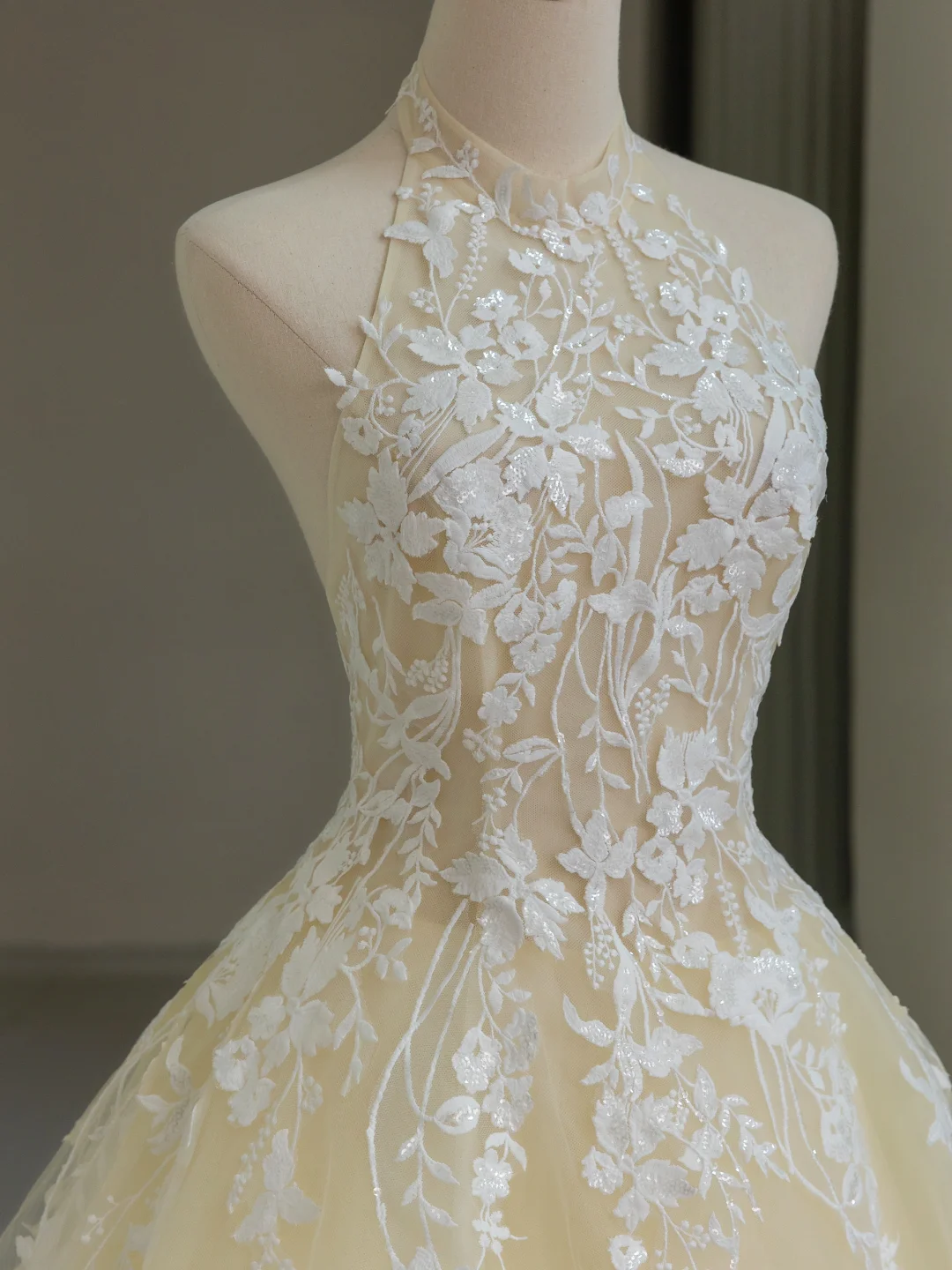 Pretty Ball Gown High Neck Tulle Light Yellow Long Quinceanera Dress Formal Gowns Vestido De 15 Anos Sweet 16 Dress DH1135