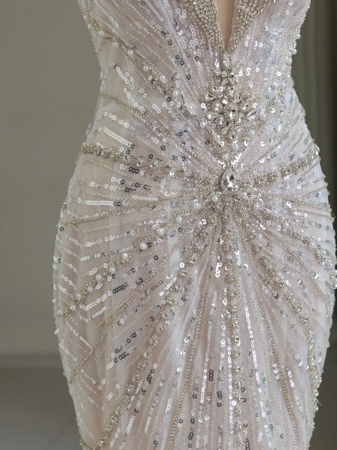 Modest Bridal Gown Mermaid Scoop Neck Tulle Silver Beads Long White Wedding Dresses Elegant Bridal Gowns DH1136