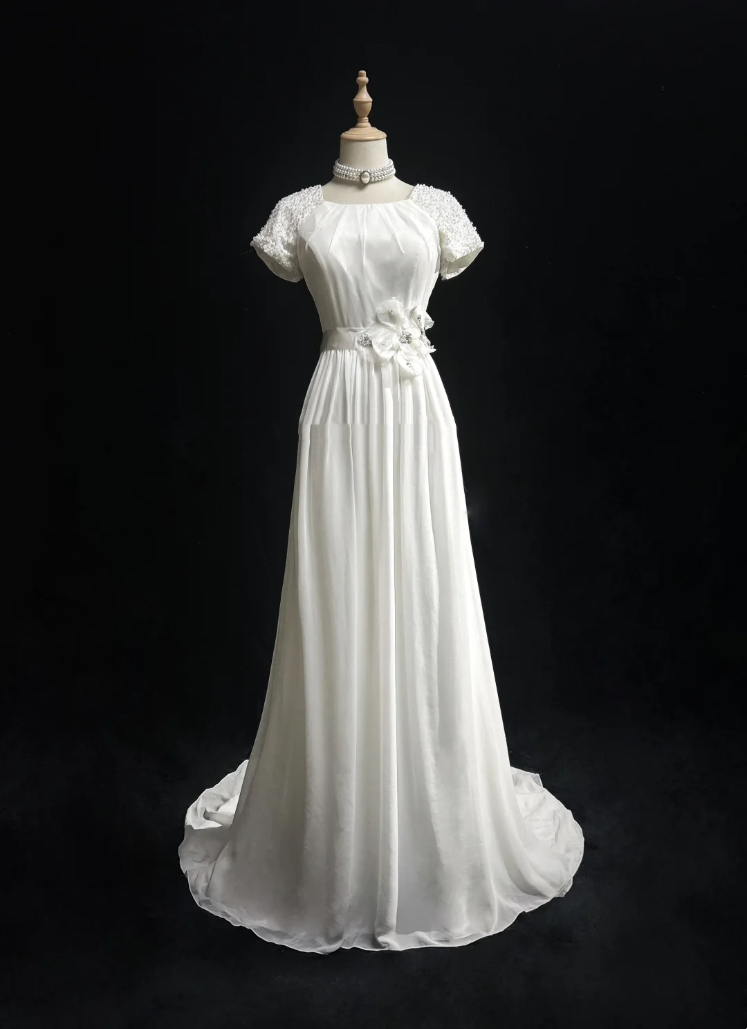 Modest Bridal Gown A line Square Neck White Short Sleeves Chiffon Wedding Dresses Timeless Brides Bridal Gowns DH1142