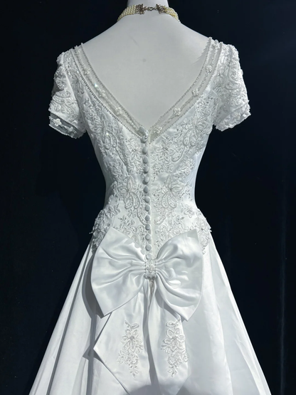 Classic Elegant Wedding Gown A line V Neck Long White Satin 70s Wedding Dresses Vintage Bridal Gowns DH1149