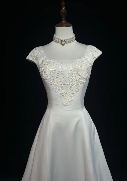 Unique Wedding Dress Ball Gown Square Neck Long White Satin 90s Wedding Dresses Vintage Bridal Gowns DH1150
