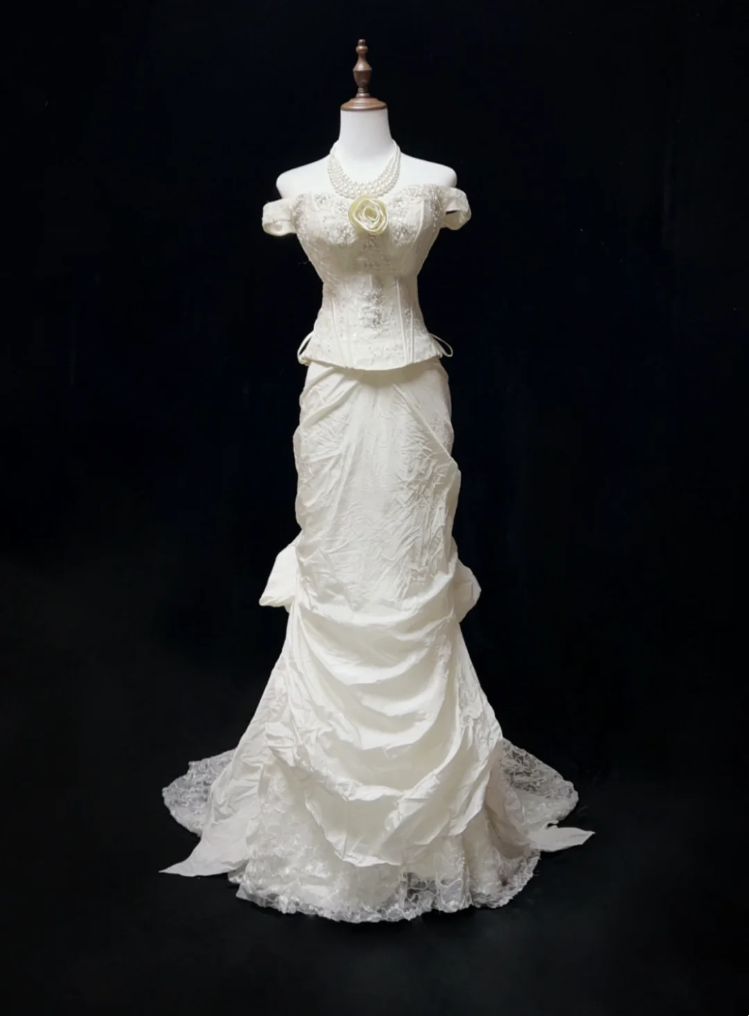 Classic Elegant Wedding Gown Mermaid Off The Shoulder Short Sleeves Ivory Lace 80s Wedding Dresses Vintage Bridal Gowns DH1151