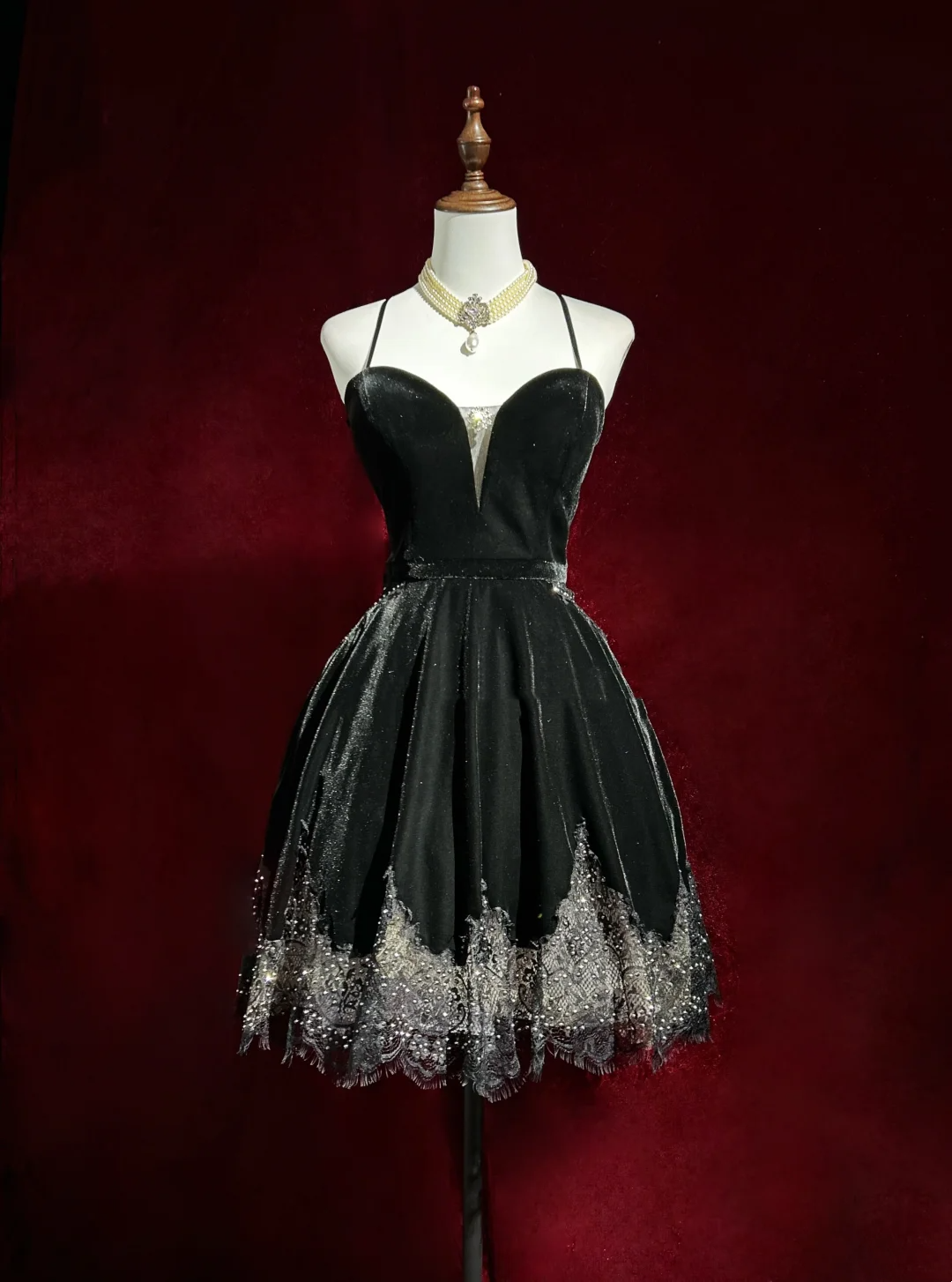 Vintage A line Spaghetti Straps Black Velvet Mini Short Formal 8th Grade Homecoming Dresses Summer Middle School Hoco Dress 20th Birthday Outfits DH1161