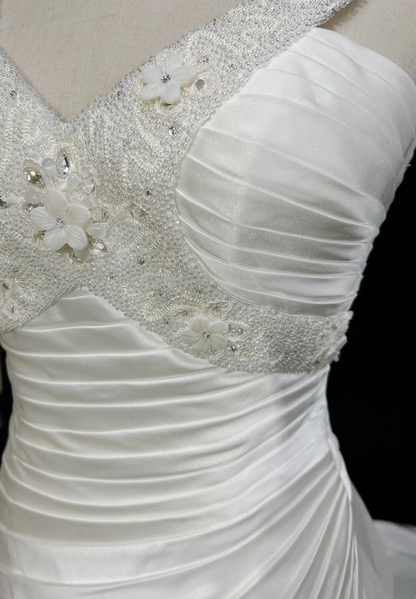 Unique Wedding Dress A Line V Neck White Satin Beads 90s Wedding Dresses Vintage Bridal Gowns DH1163