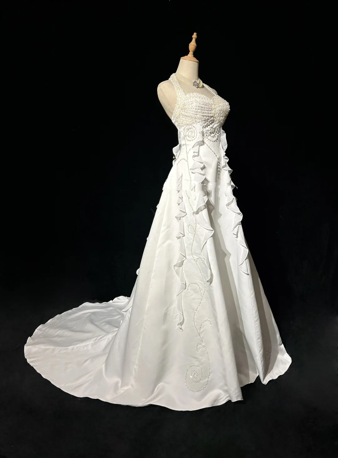 Unique Bridal Dress A line Halter Wedding Dress With Beads Layers White 90s Chiffon Wedding Dresses Vintage Bride Dress Bridal Gowns DH1263