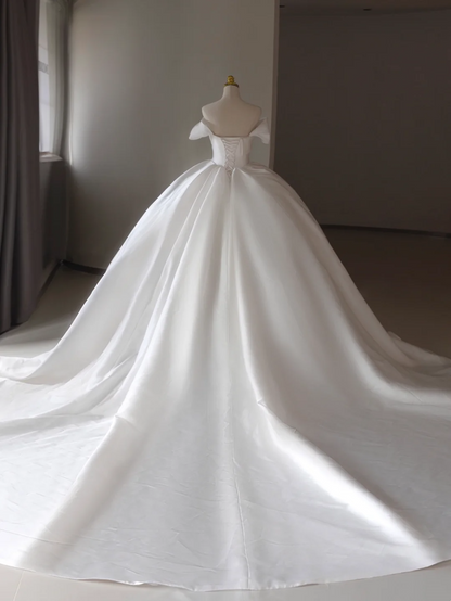 Princess Bridal Dress Ball Gown Off The Shoulder Satin Wedding Dress With White Short Sleeves Wedding Dresses Modest Wedding Gowns DH1289