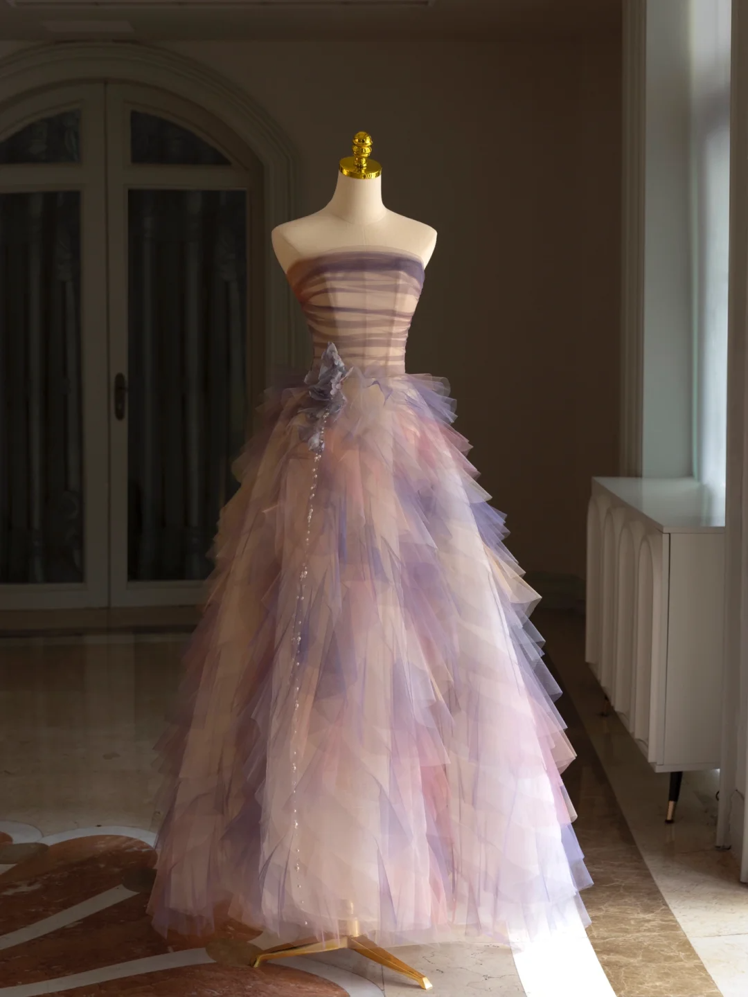 Luxury Ball Gown Strapless Sleeveless Tulle Quinceanera Dress Formal Gowns Vestido De 15 Anos Sweet 16 Dress DH1293