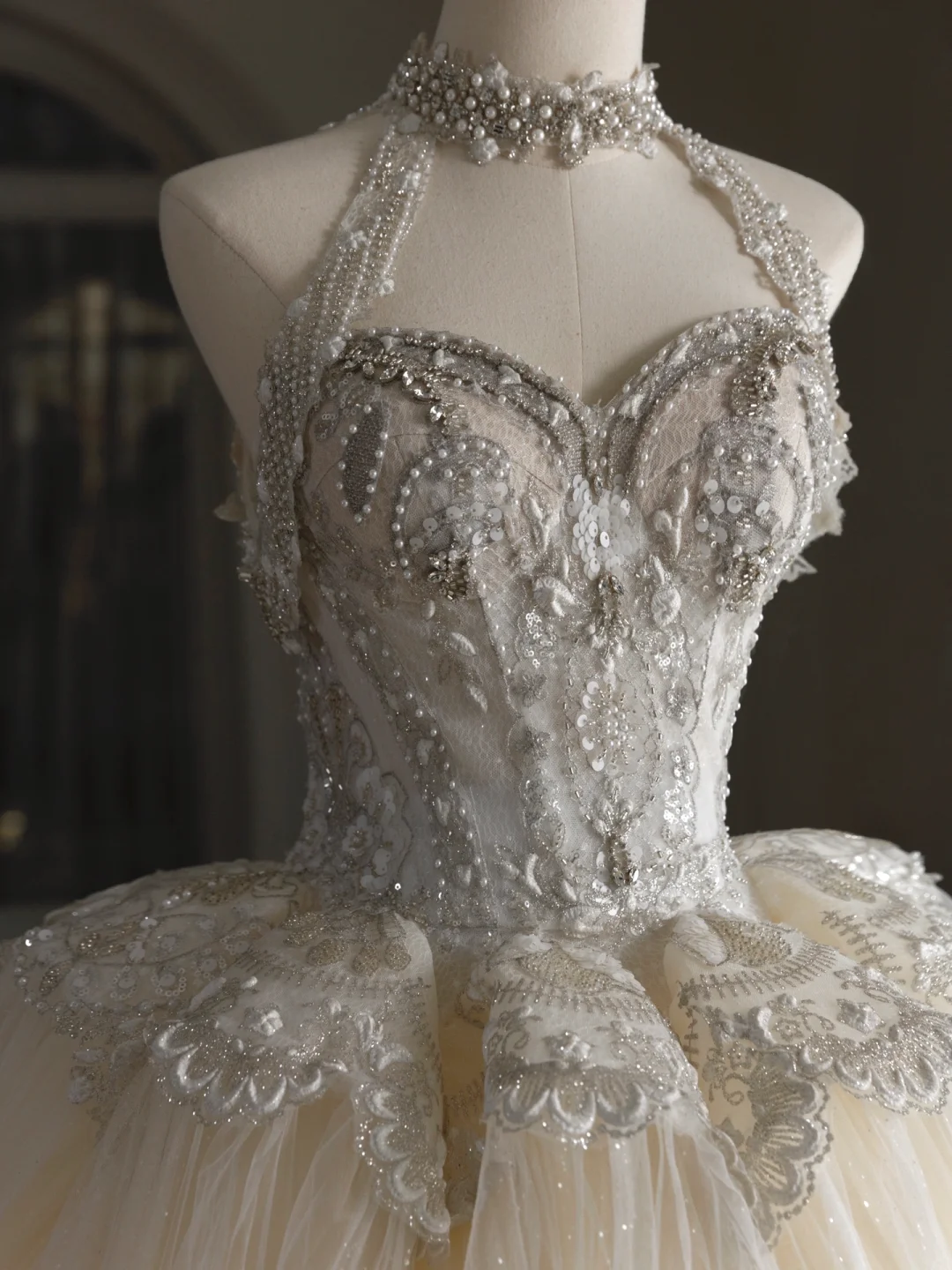 Princess Bridal Dress Ball Gown Sweetheart Tulle Beads Wedding Dress With Short Sleeves Wedding Dresses Modest Wedding Gowns DH1295