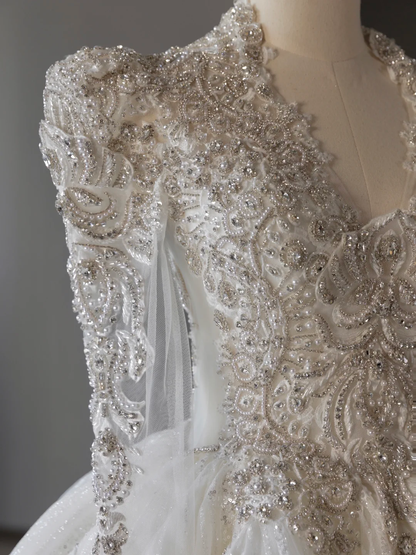 Luxury Ball Gown V Neck Long Sleeves Lace Wedding Dress With Silver Beads Wedding Dresses Modest Wedding Gowns Brides Dress DH1301