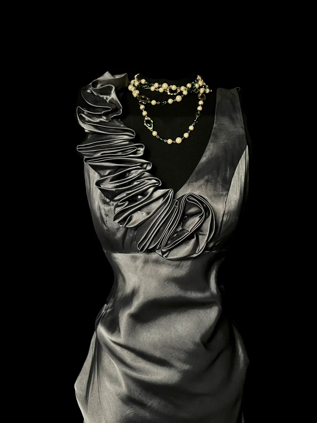 Unique Sheath V Neck Sleeveless Gray Knee Length Formal 7th Grade Homecoming Dresses Middle School Prom Dress Hoco Outfits DH1326