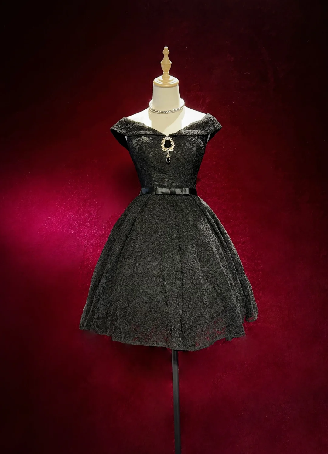 Vintage Ball Gown Off The Shoulder Black Lace Formal 8th Grade Homecoming Dresses Middle School Short Prom Dress Hoco Outfits DH1445