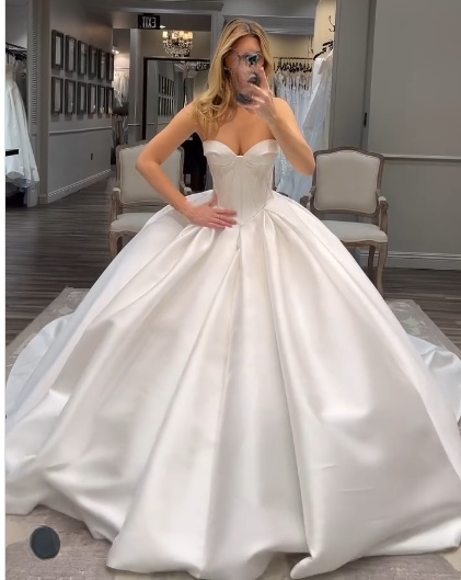 Retro Ball Gown Sweetheart Sleeveless White Satin Wedding Dress Modest Wedding Dresses Princess Wedding Gowns DH1476