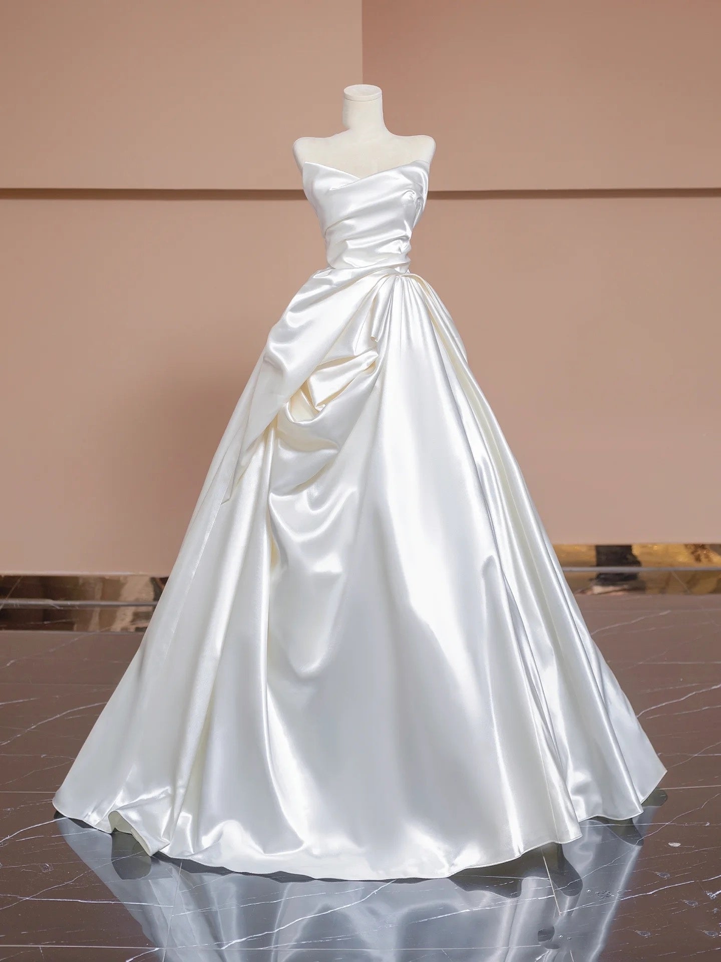 Unique Wedding Dresses Ball Gown Sweetheart Neck Satin White Long Wedding Dresses Simple Bride Dress Bridal Gowns DH1482