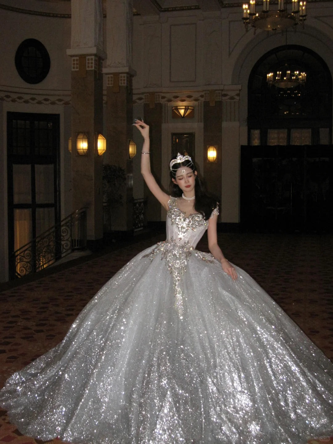 Unique Bridal Dress Ball Gown Scoop White Sequin Long Wedding Dresses Luxury Bride Dress Bridal Gowns DH1519