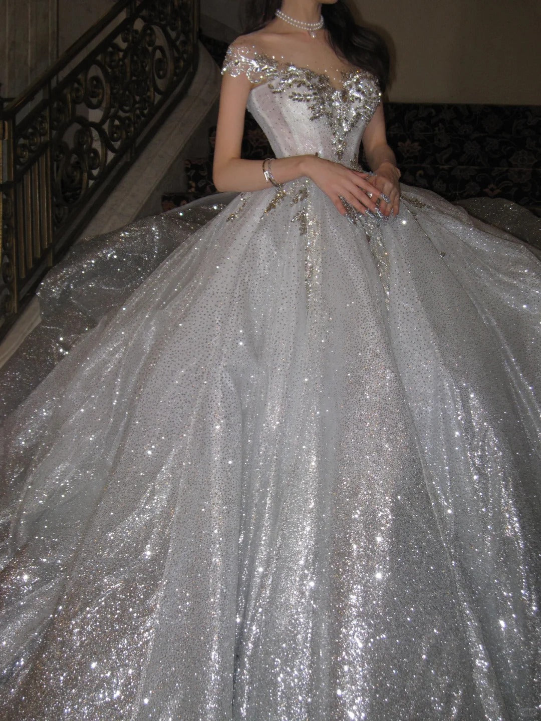 Unique Bridal Dress Ball Gown Scoop White Sequin Long Wedding Dresses Luxury Bride Dress Bridal Gowns DH1519