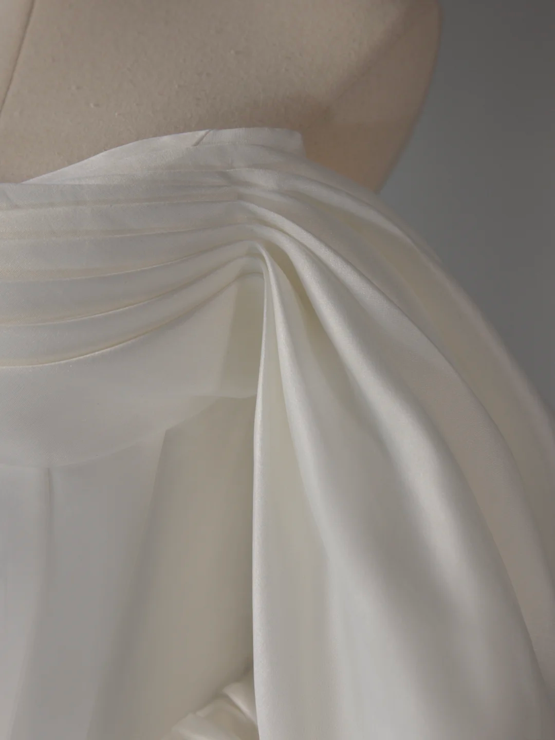 Princess Bridal Dress Ball Gown Off The Shoulder Satin Wedding Dress With Short Sleeves Wedding Dresses Modest Wedding Gowns DH1544