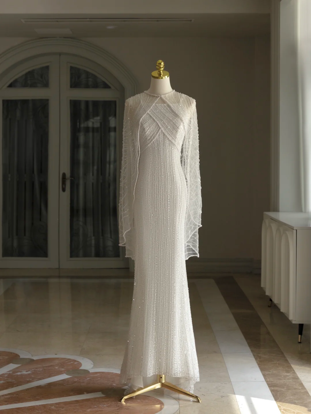 Pretty Wedding Dresses Mermaid Straps White Pearls Long Wedding Dresses Simple Bride Dress Bridal Gowns DH1545