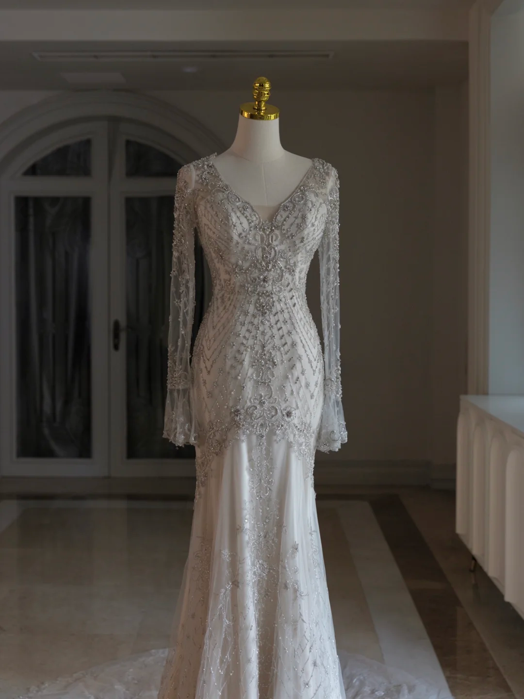 Luxury Mermaid V Neck Sequin With Silver Beads White Wedding Dress Modest Wedding Dresses Princess Wedding Gowns DH1546