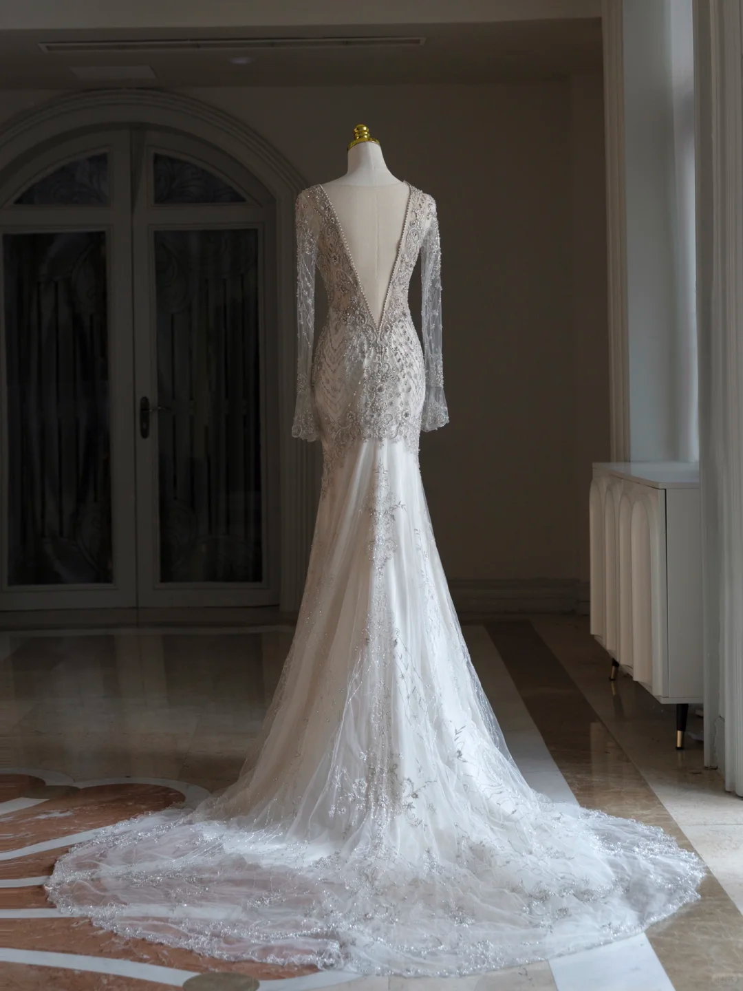 Luxury Mermaid V Neck Sequin With Silver Beads White Wedding Dress Modest Wedding Dresses Princess Wedding Gowns DH1546