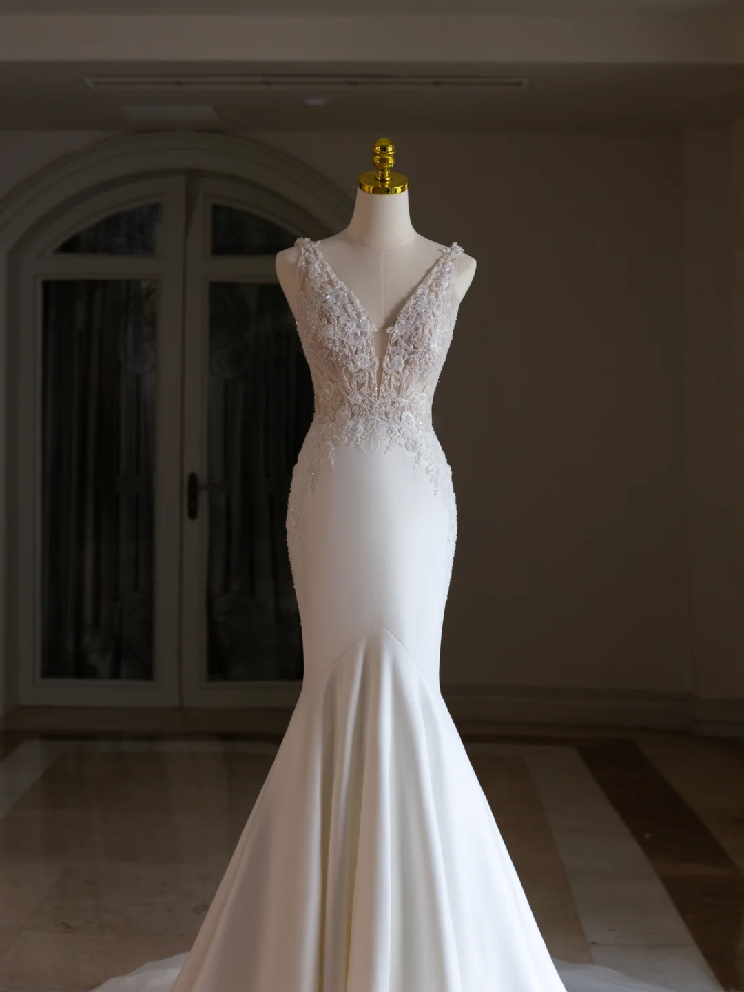 Luxury Mermaid V Neck Sequin With Silver Beads White Wedding Dress Modest Wedding Dresses Princess Wedding Gowns DH1547