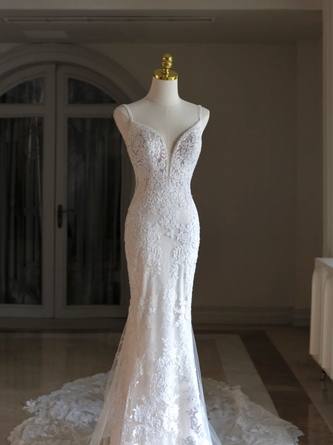 Luxury Mermaid Spaghetti Straps Lace White Wedding Dress Modest Wedding Dresses Princess Wedding Gowns DH1548